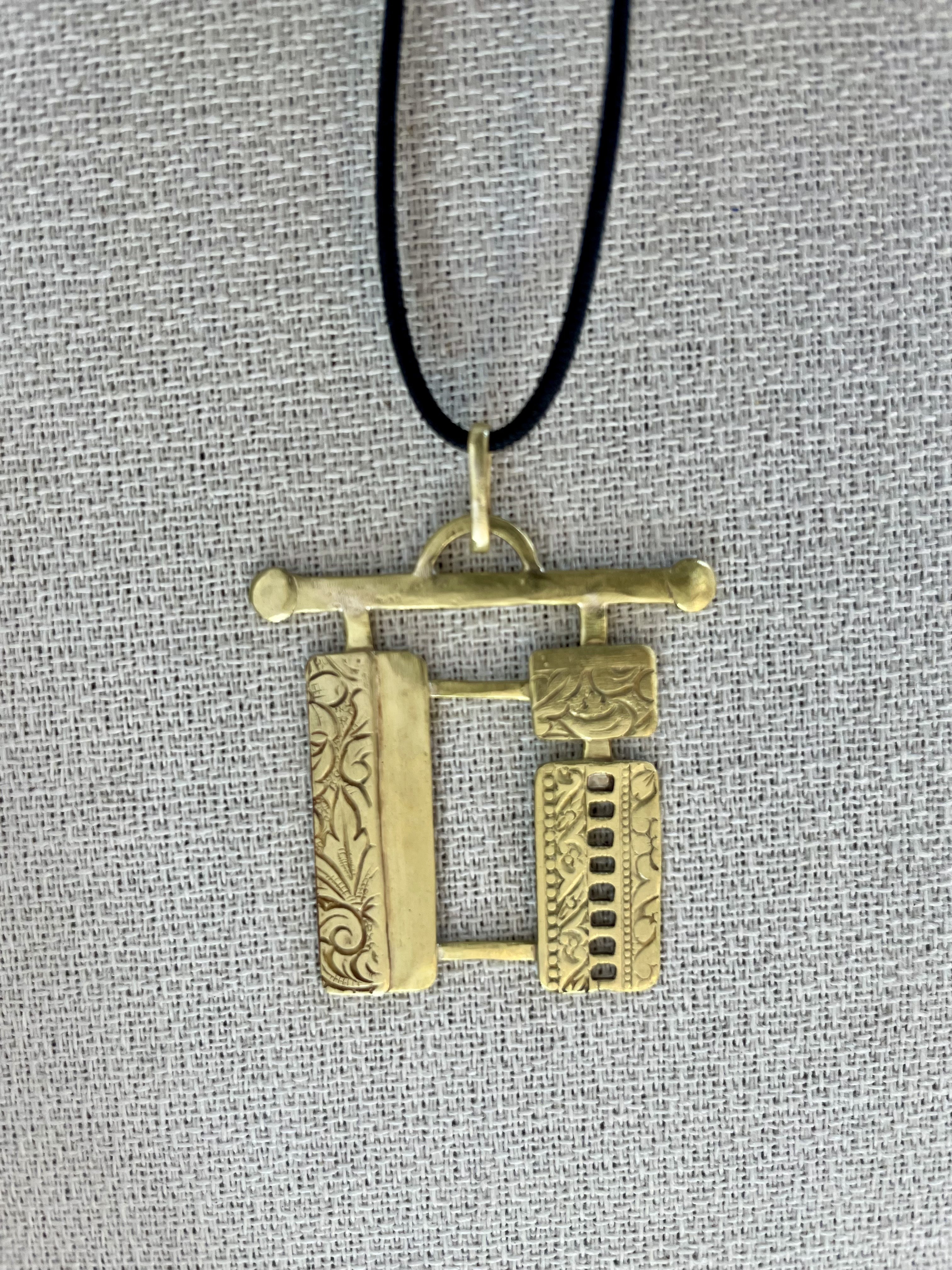 PENDENTIF 470