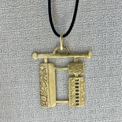 PENDENTIF 470