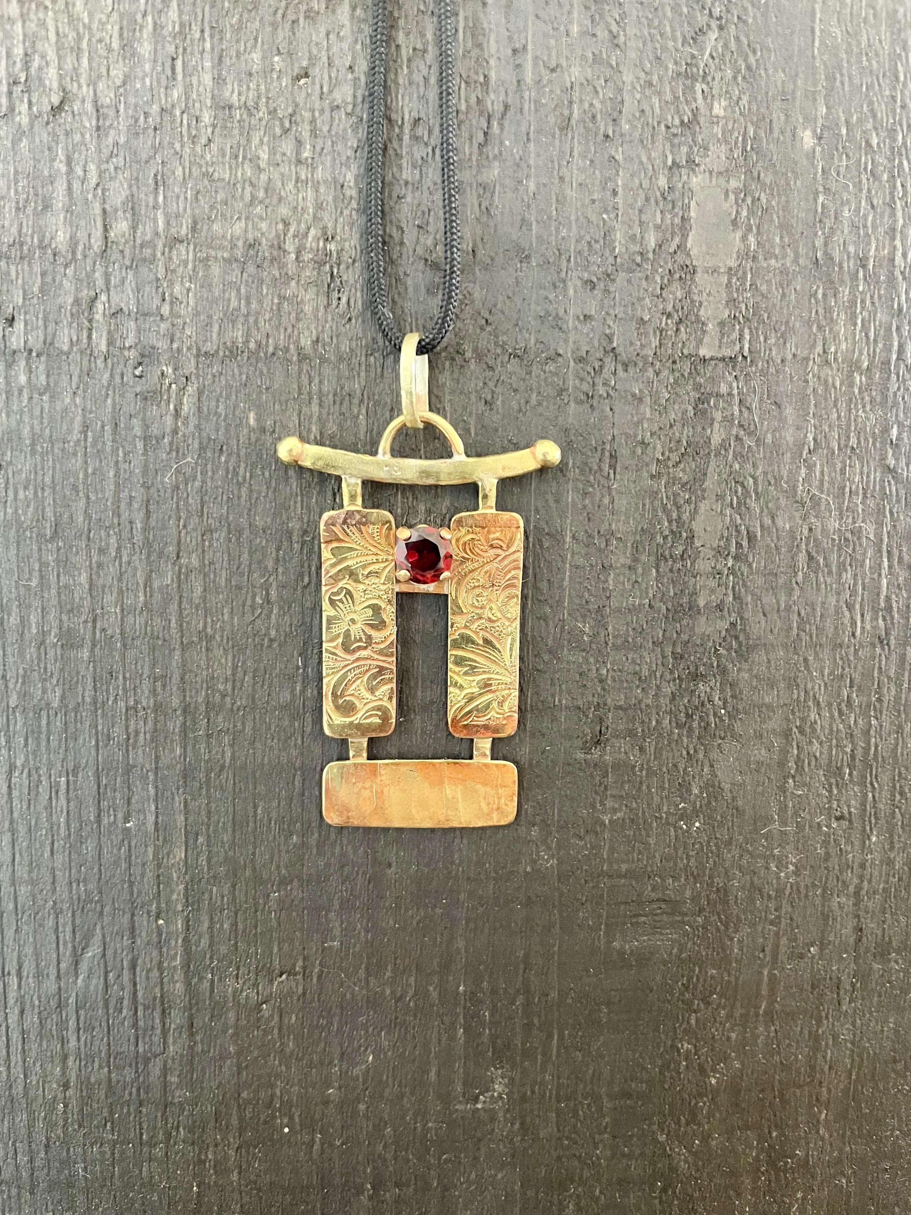 PENDENTIF 512