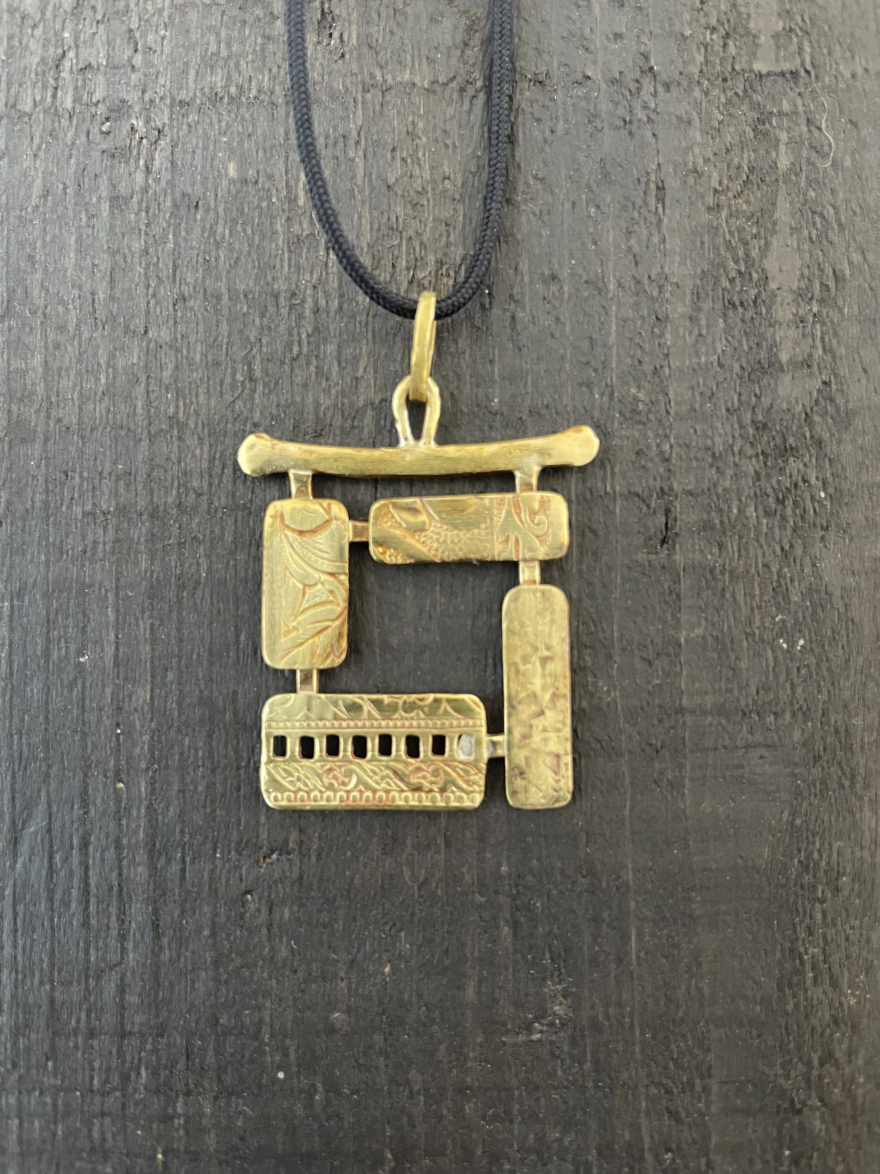 PENDENTIF 526