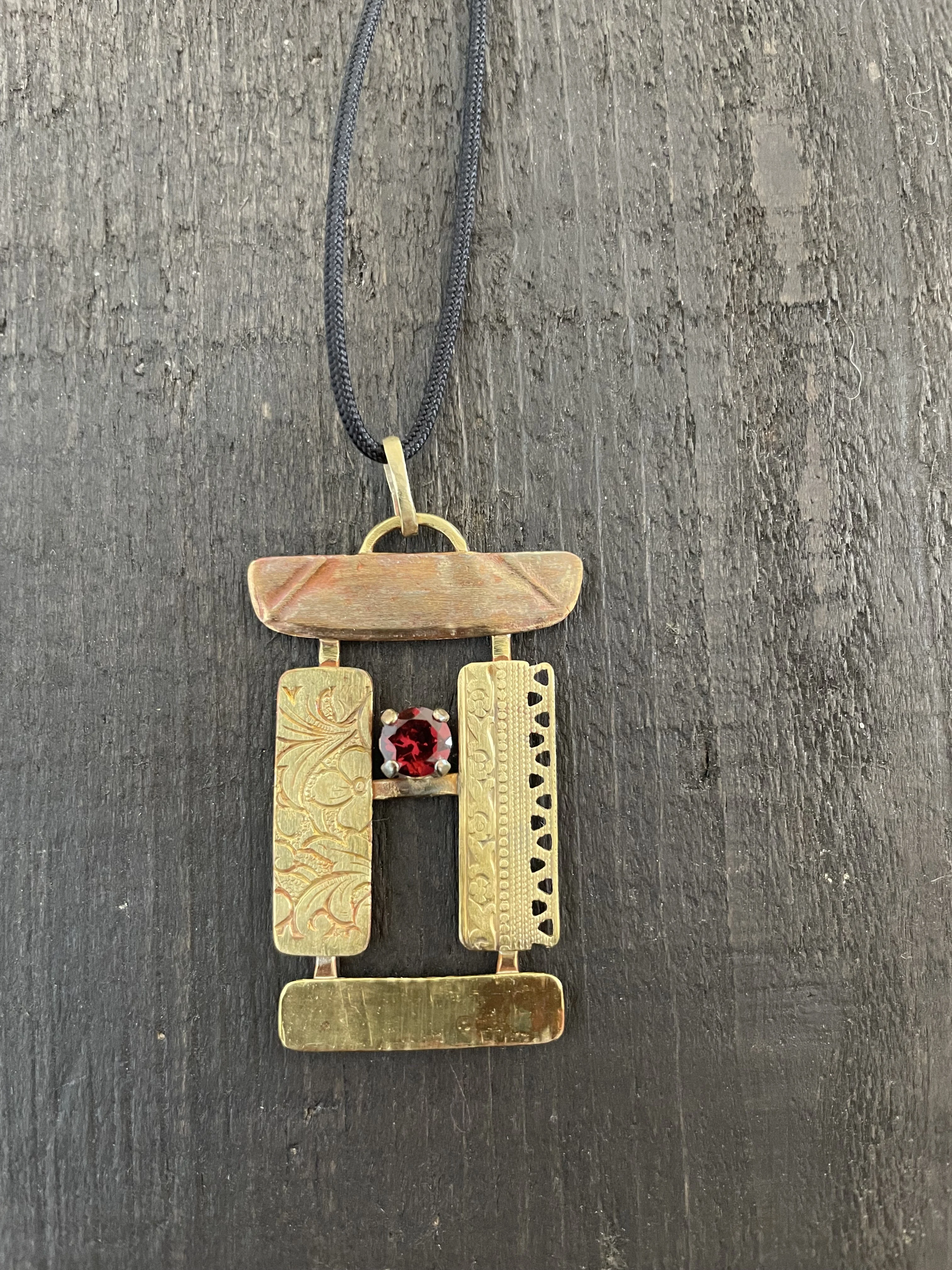 PENDENTIF 527