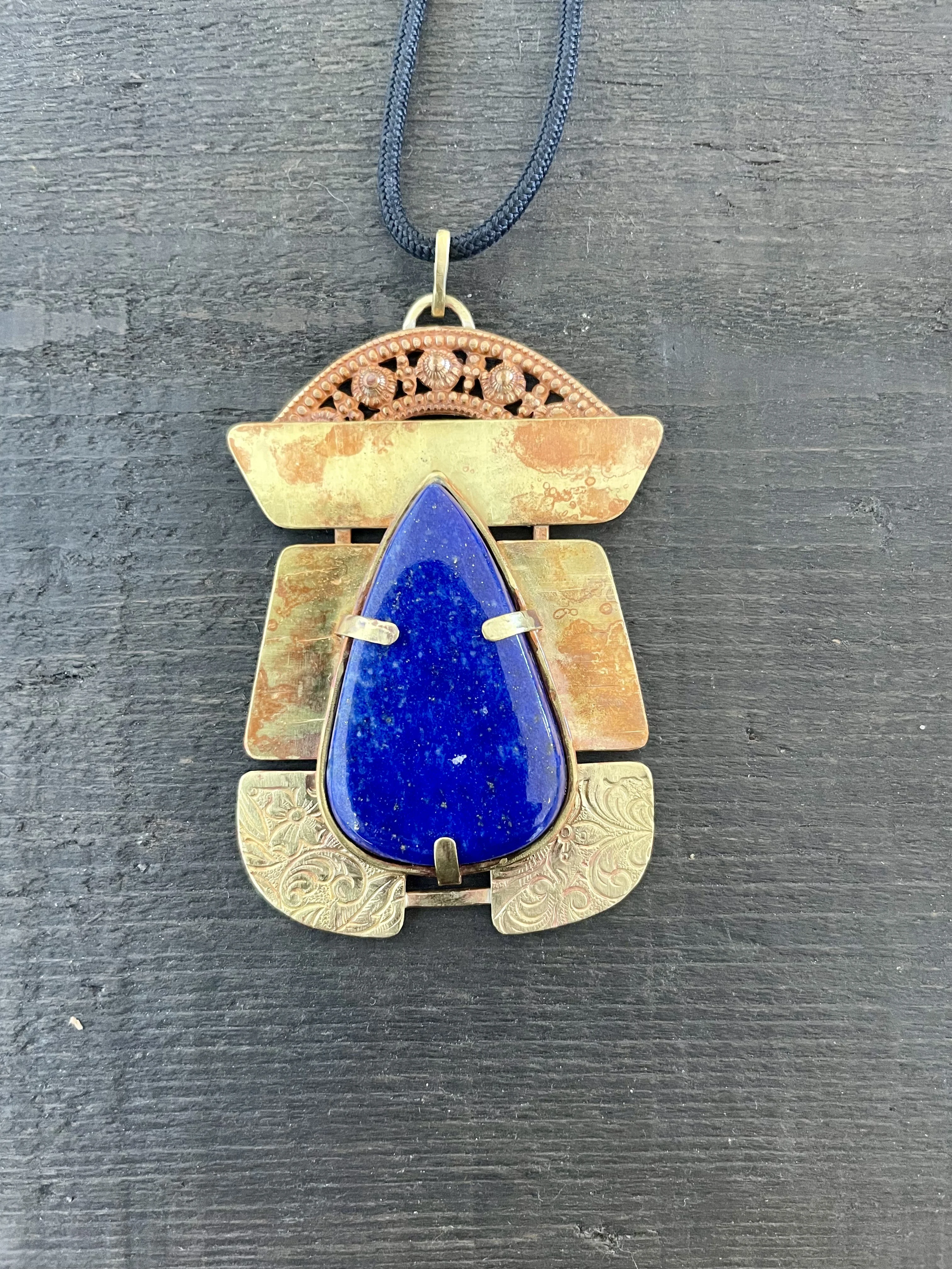 PENDENTIF 535