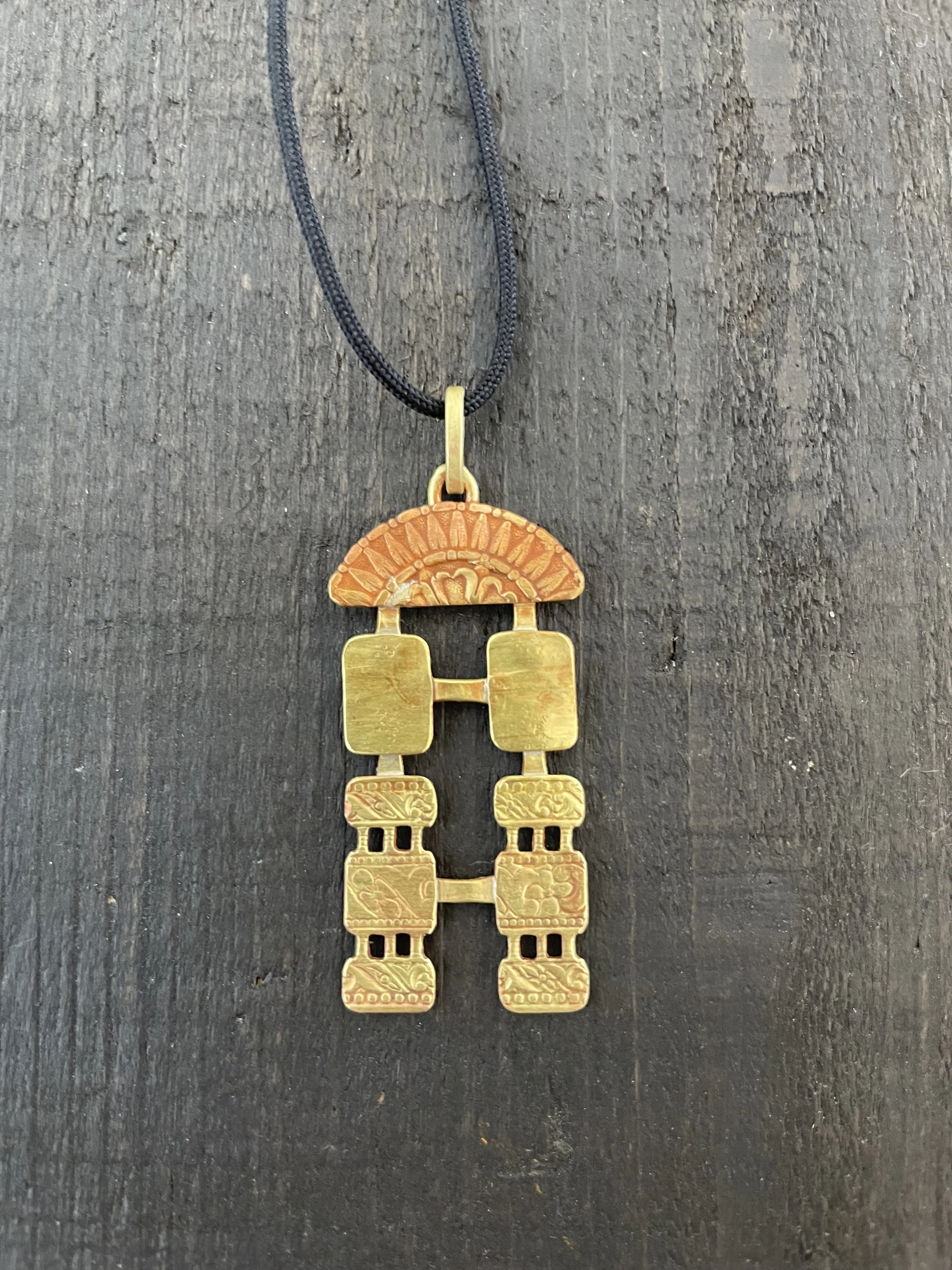 PENDENTIF 546