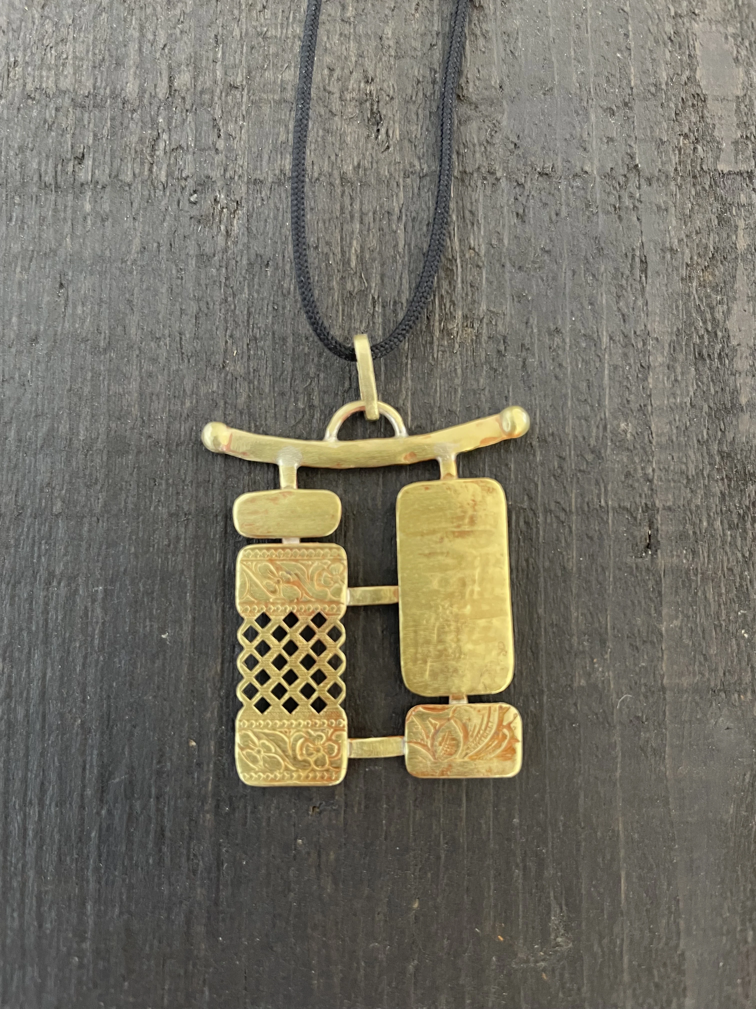 PENDENTIF 548